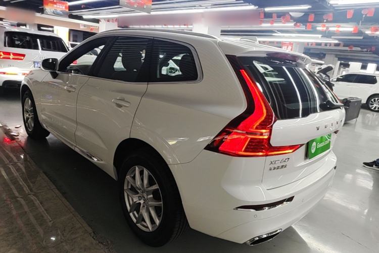 Used Volvo XC60 2021 T5 4x4 Smart Luxury Edition Rear Left 45 Deg