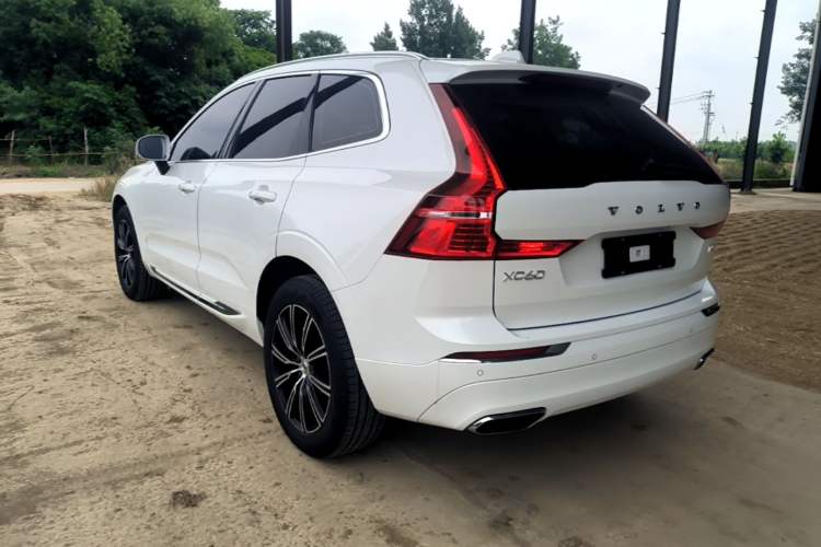 Used Volvo XC60 2021 T5 4x4 Smart Luxury Edition Rear Left 45 Deg