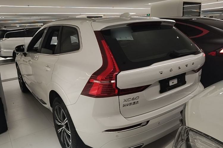 Used Volvo XC60 2021 T5 4x4 Smart Luxury Edition Rear Left 45 Deg