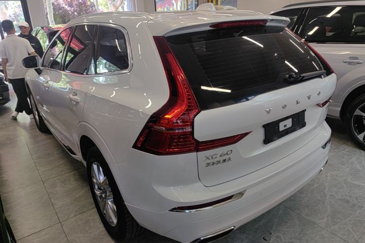 Used Volvo XC60 2021 T5 4x4 Smart Luxury Edition Rear Left 45 Deg