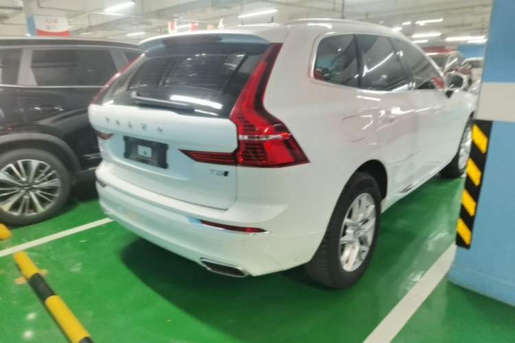 Used Volvo XC60 2021 T5 4x4 Smart Luxury Edition Rear Right 45 Deg