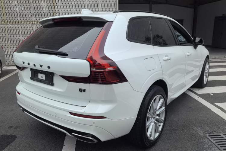 Used Volvo XC60 2021 T5 4x4 Smart & Advanced Sport Edition Rear Right 45 Deg