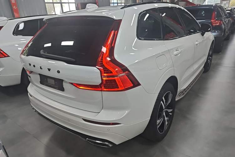 Used Volvo XC60 2021 T5 4x4 Smart & Advanced Sport Edition Rear Right 45 Deg