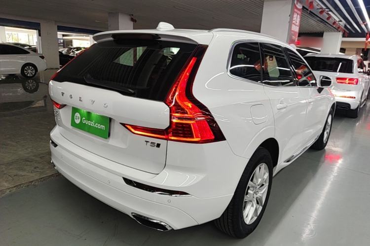 Used Volvo XC60 2021 T5 4x4 Smart Luxury Edition Rear Right 45 Deg
