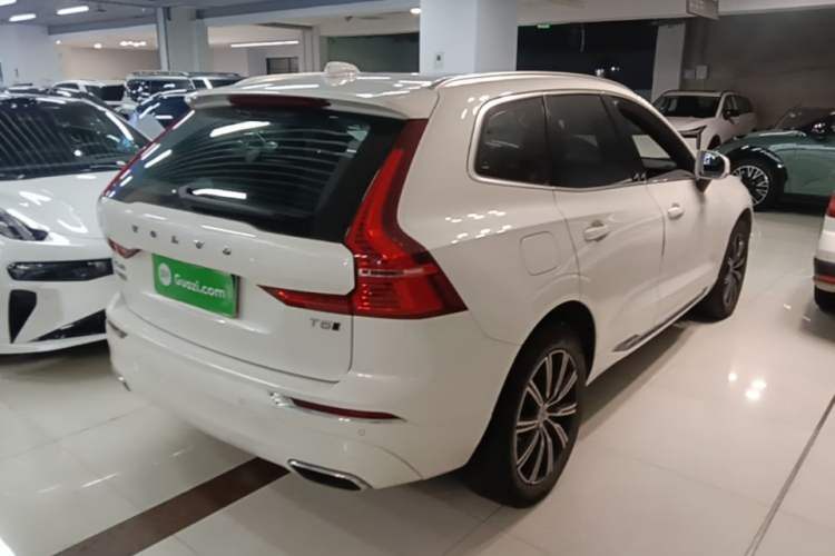 Used Volvo XC60 2021 T5 4x4 Smart Luxury Edition Rear Right 45 Deg