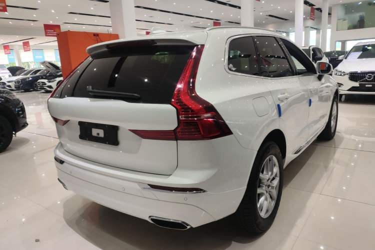 Used Volvo XC60 2021 T5 4x4 Smart Luxury Edition Rear Right 45 Deg