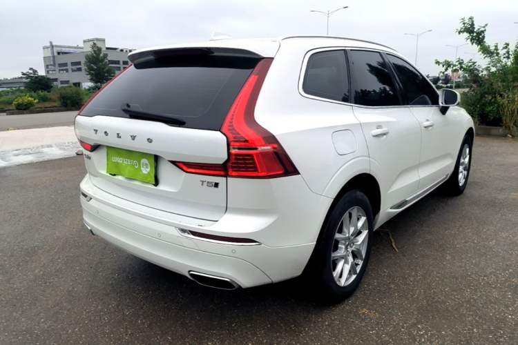 Used Volvo XC60 2021 T5 4x4 Smart Luxury Edition Rear Right 45 Deg