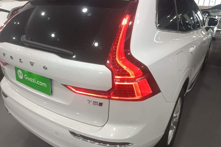 Used Volvo XC60 2021 T5 4x4 Smart Luxury Edition Rear Right 45 Deg