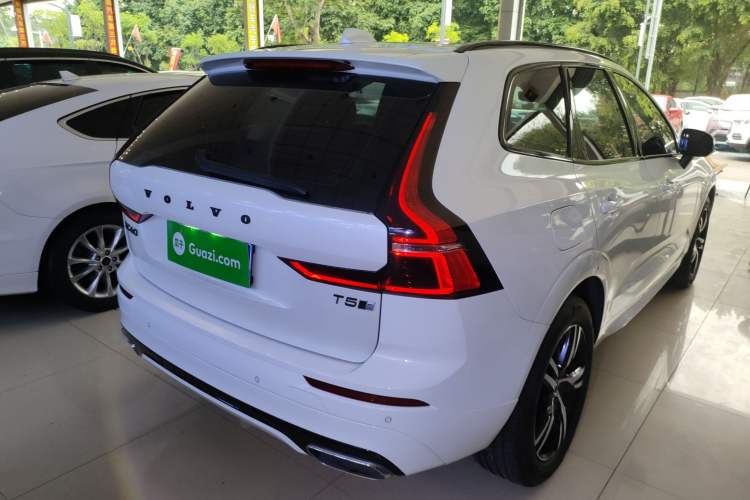 Used Volvo XC60 2021 T5 4x4 Zhiyi Sport Edition Rear Right 45 Deg