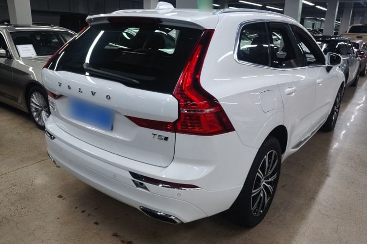 Used Volvo XC60 2021 T5 4x4 Zhiya Luxury Edition Rear Right 45 Deg