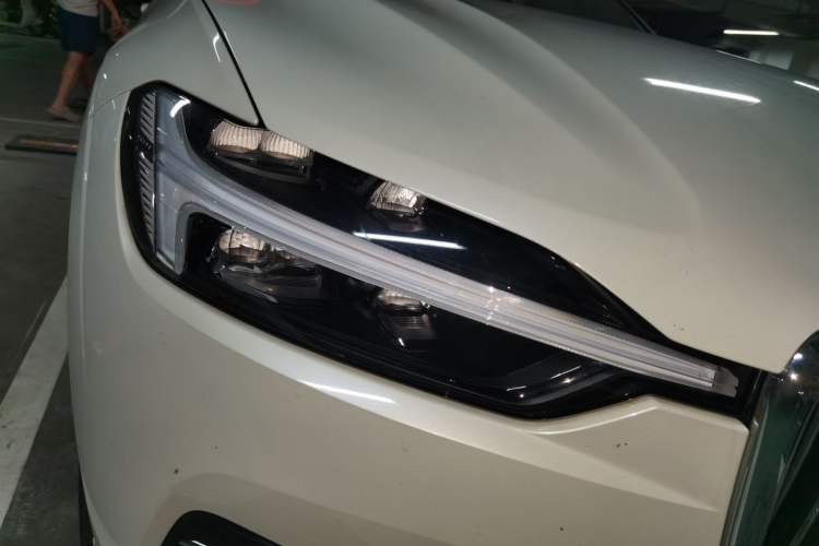 Used Volvo XC60 2021 T5 4x4 Smart Luxury Edition Right Front Headlight