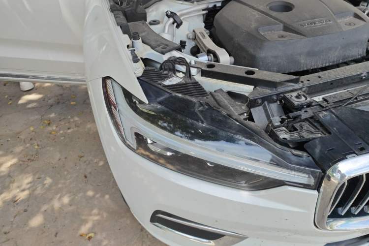 Used Volvo XC60 2021 T5 4x4 Smart Luxury Edition Right Front Headlight