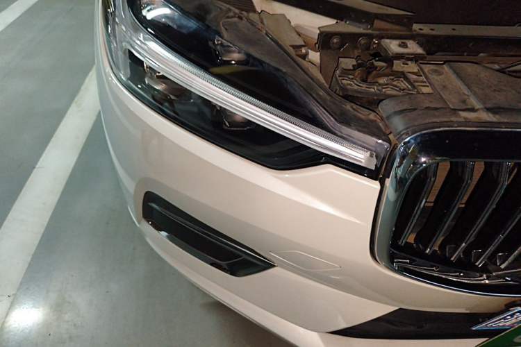 Used Volvo XC60 2021 T5 4x4 Smart Luxury Edition Right Front Headlight