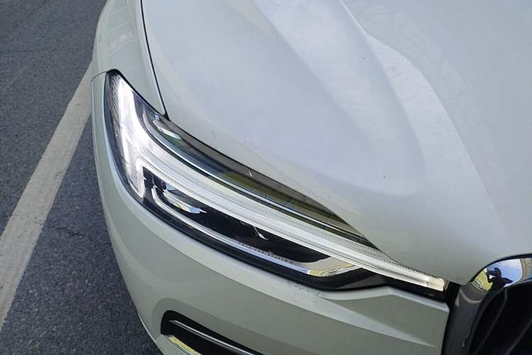 Used Volvo XC60 2021 T5 4x4 Smart Luxury Edition Right Front Headlight