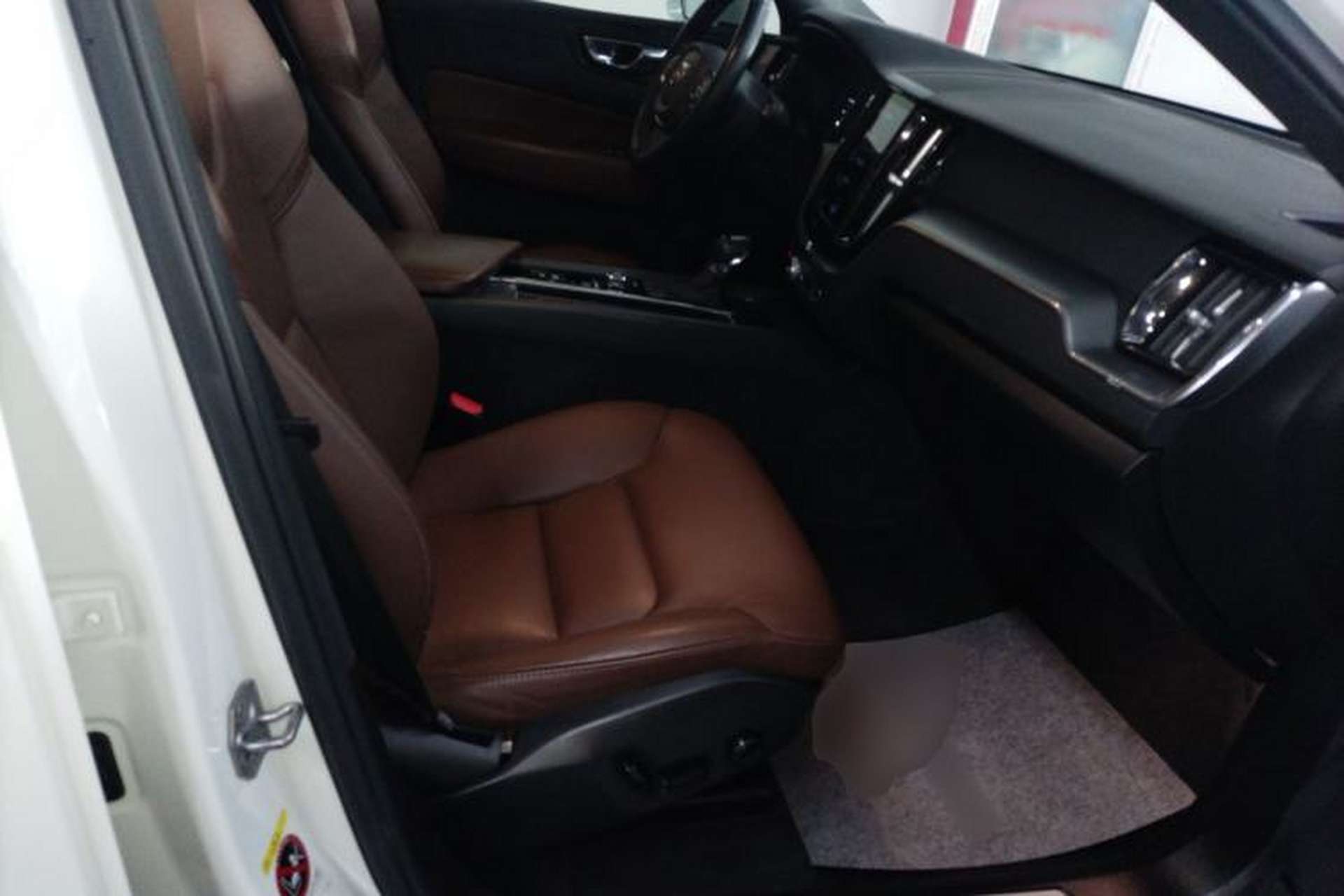 Used Volvo XC60 2021 T5 4x4 Smart Luxury Edition Right Front Seat
