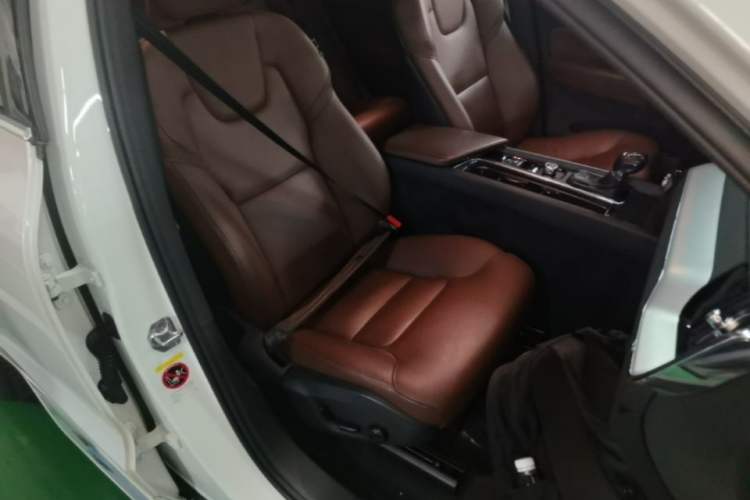 Used Volvo XC60 2021 T5 4x4 Smart Luxury Edition Right Front Seat