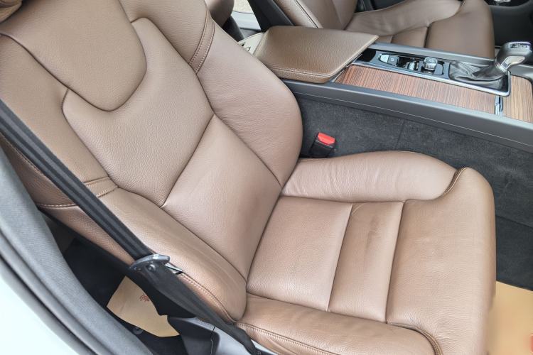 Used Volvo XC60 2021 T5 4x4 Smart Luxury Edition Right Front Seat