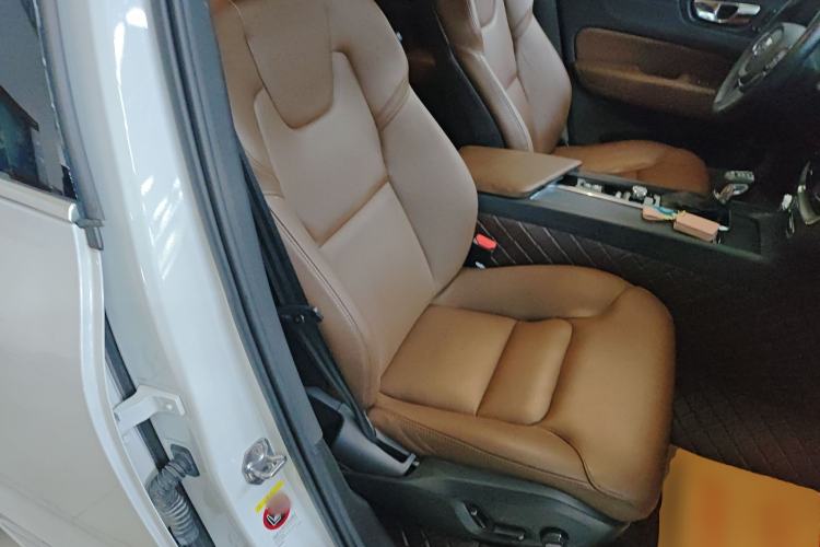 Used Volvo XC60 2021 T5 4x4 Smart Luxury Edition Right Front Seat