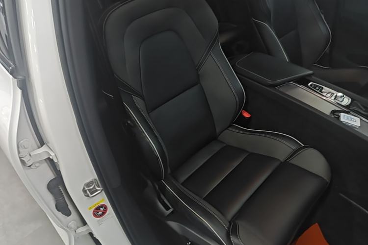 Used Volvo XC60 2021 T5 4x4 Smart & Advanced Sport Edition Right Front Seat