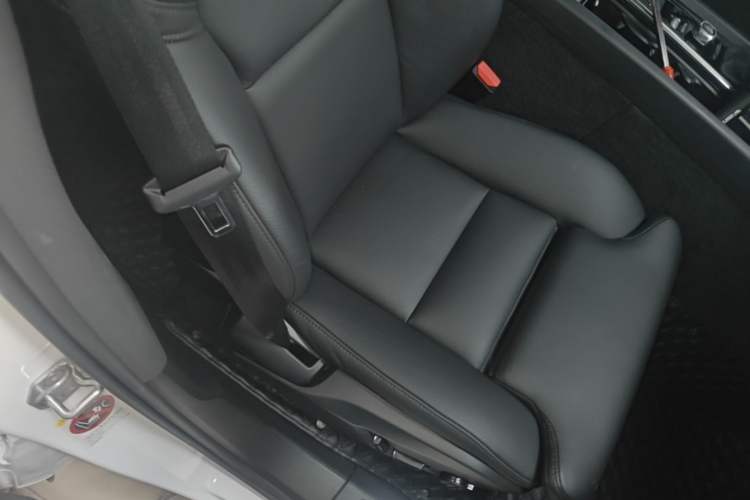 Used Volvo XC60 2021 T5 4x4 Smart Luxury Edition Right Front Seat