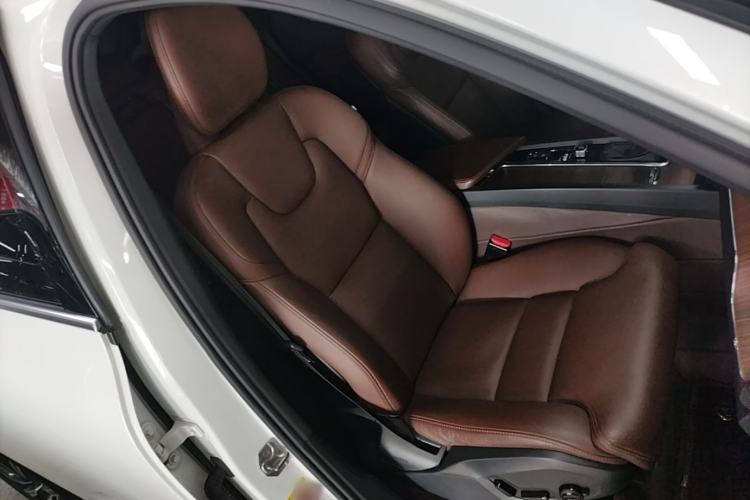 Used Volvo XC60 2021 T5 4x4 Smart Luxury Edition Right Front Seat
