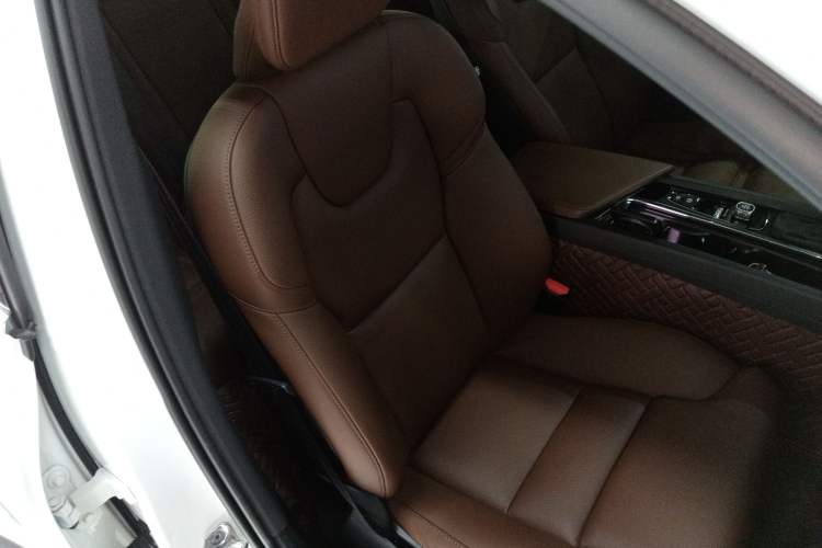 Used Volvo XC60 2021 T5 4x4 Smart Luxury Edition Right Front Seat