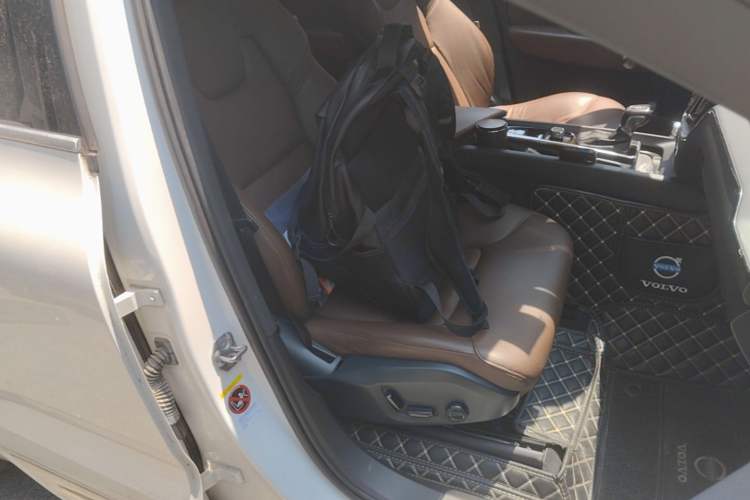 Used Volvo XC60 2021 T5 4x4 Smart Luxury Edition Right Front Seat