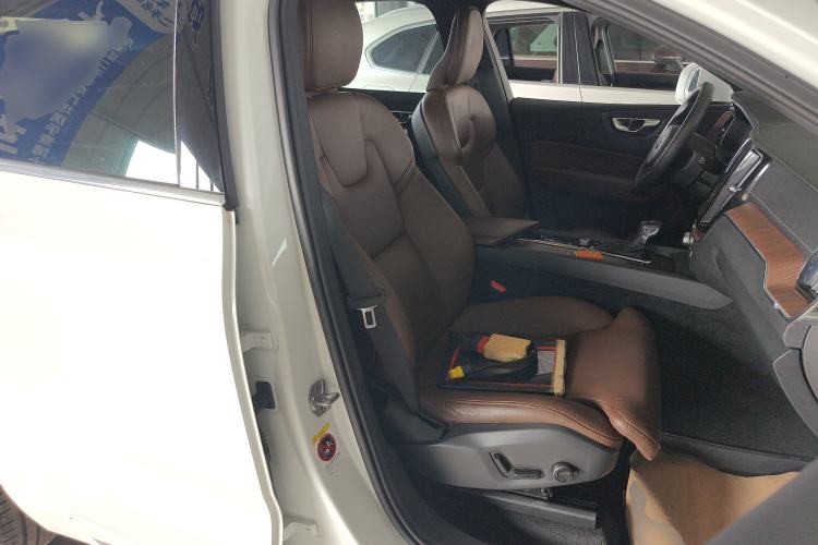 Used Volvo XC60 2021 T5 4x4 Smart Luxury Edition Right Front Seat