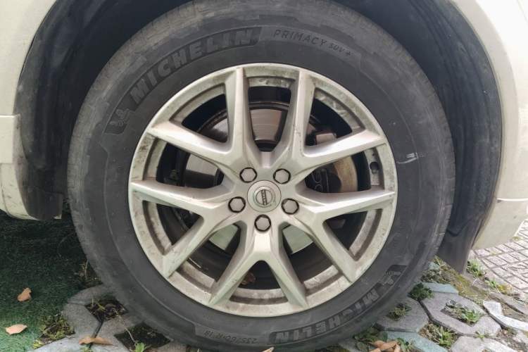 Used Volvo XC60 2021 T5 4x4 Smart Luxury Edition Right Front Wheel Hub