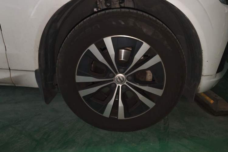 Used Volvo XC60 2021 T5 4x4 Zhiyi Sport Edition Right Front Wheel Hub