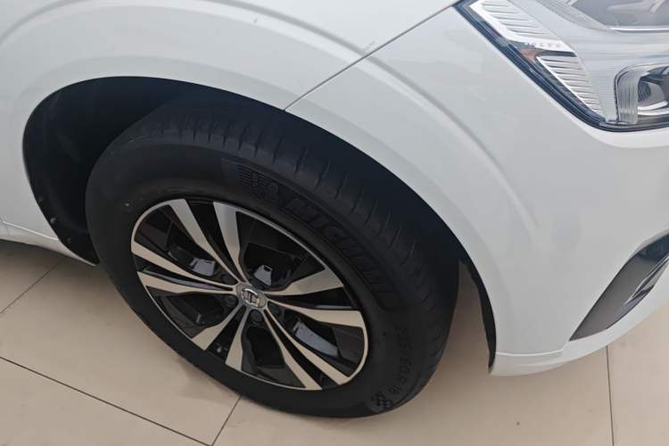 Used Volvo XC60 2021 T5 4x4 Zhiyi Sport Edition Right Front Wheel Hub