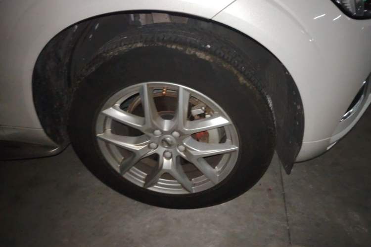 Used Volvo XC60 2021 T5 4x4 Smart Luxury Edition Right Front Wheel Hub
