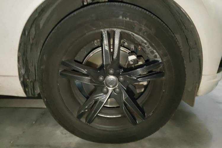 Used Volvo XC60 2021 T5 4x4 Smart & Advanced Sport Edition Right Front Wheel Hub