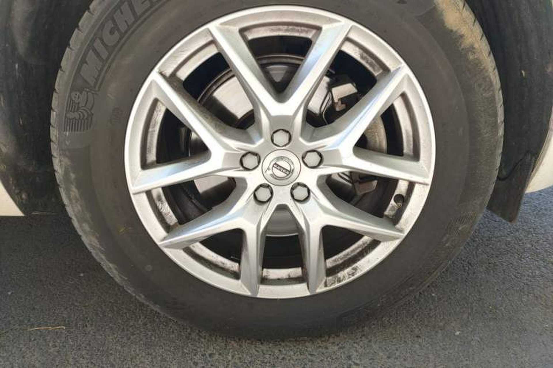 Used Volvo XC60 2021 T5 4x4 Smart Luxury Edition Right Front Wheel Hub