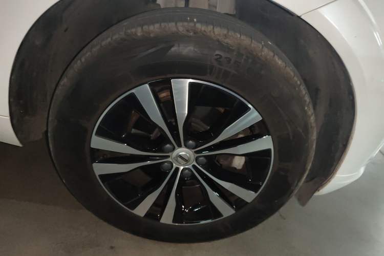 Used Volvo XC60 2021 T5 4x4 Zhiyi Sport Edition Right Front Wheel Hub