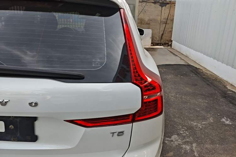 Used Volvo XC60 2021 T5 4x4 Smart Luxury Edition Right Rear Taillight