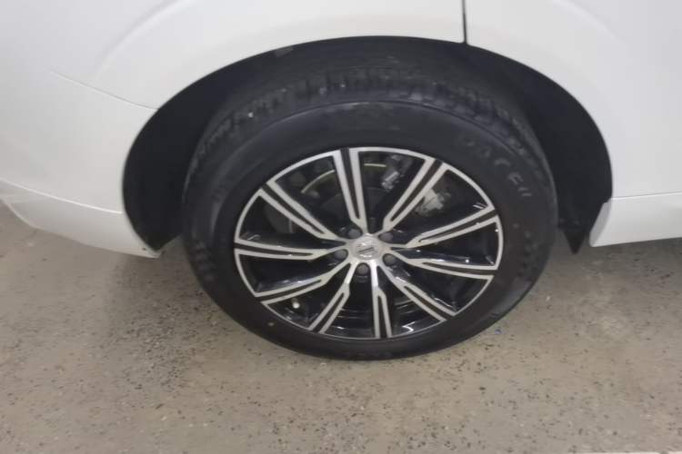 Used Volvo XC60 2021 T5 4x4 Smart Luxury Edition Right Rear Wheel Hub