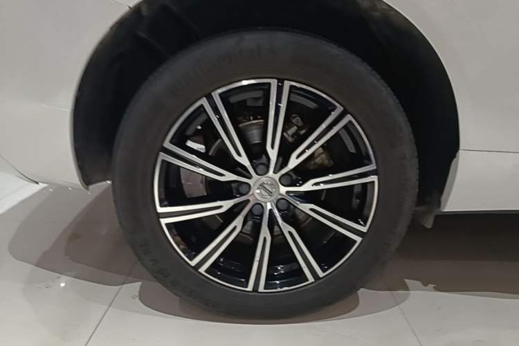 Used Volvo XC60 2021 T5 4x4 Smart Luxury Edition Right Rear Wheel Hub