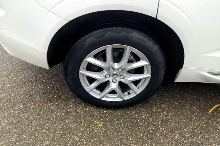 Used Volvo XC60 2021 T5 4x4 Smart Luxury Edition Right Rear Wheel Hub