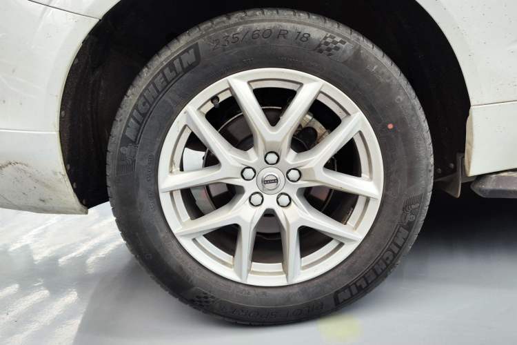 Used Volvo XC60 2021 T5 4x4 Smart Luxury Edition Right Rear Wheel Hub