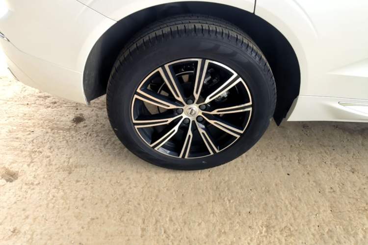 Used Volvo XC60 2021 T5 4x4 Smart Luxury Edition Right Rear Wheel Hub