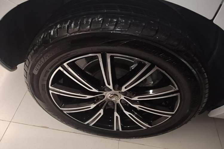 Used Volvo XC60 2021 T5 4x4 Smart Luxury Edition Right Rear Wheel Hub