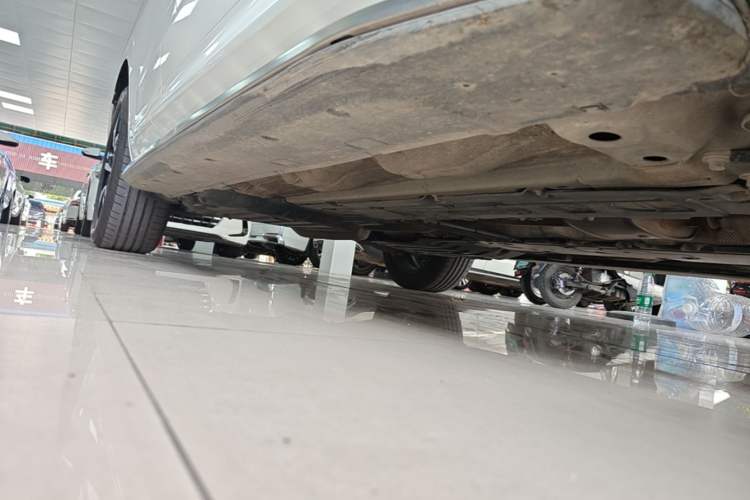 Used Volvo XC60 2021 T5 4x4 Smart & Advanced Sport Edition Right Side Sill