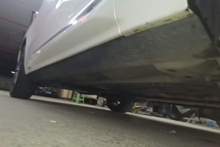 Used Volvo XC60 2021 T5 4x4 Smart Luxury Edition Right Side Sill