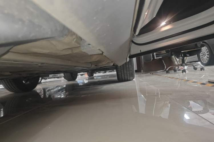 Used Volvo XC60 2021 T5 4x4 Smart Luxury Edition Right Side Sill