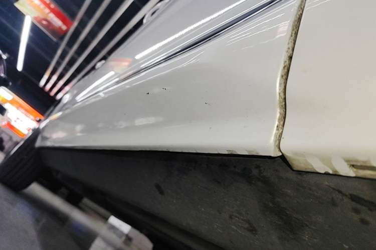 Used Volvo XC60 2021 T5 4x4 Smart Luxury Edition Right Side Sill