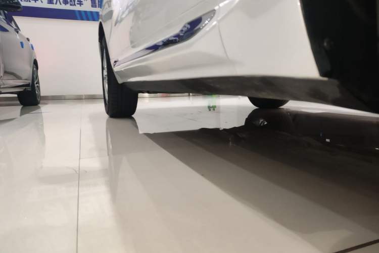 Used Volvo XC60 2021 T5 4x4 Smart Luxury Edition Right Side Sill