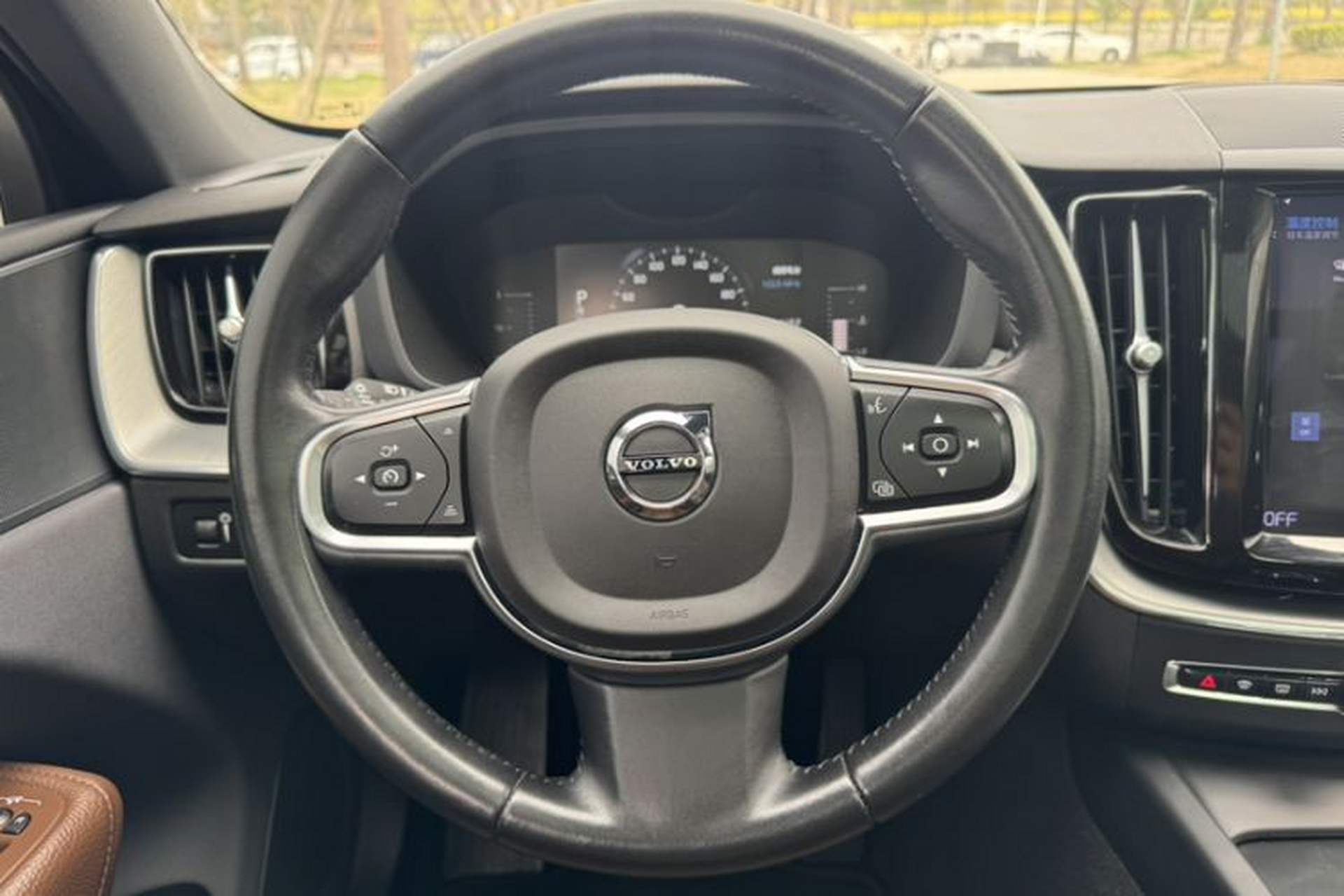 Used Volvo XC60 2021 T5 4x4 Smart Luxury Edition Steering Wheel