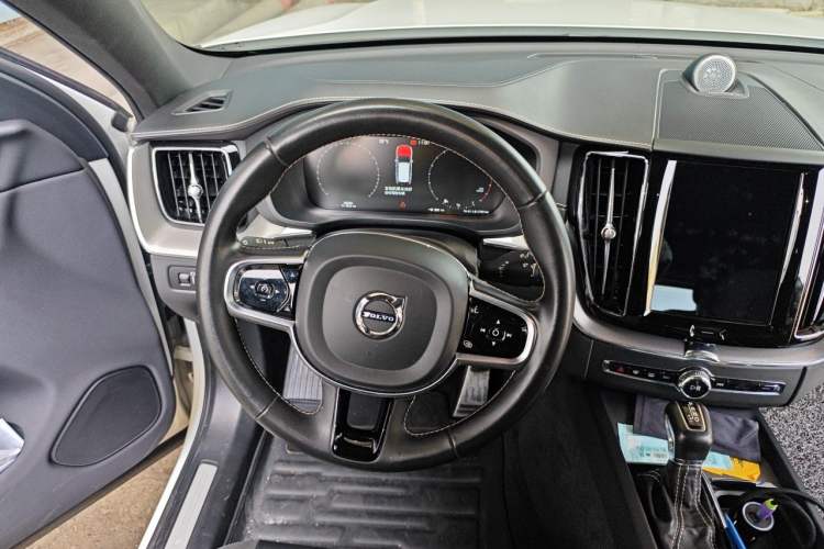 Used Volvo XC60 2021 T5 4x4 Smart & Advanced Sport Edition Steering Wheel