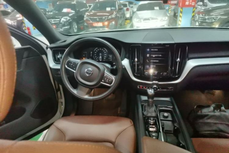 Used Volvo XC60 2021 T5 4x4 Smart Luxury Edition Steering Wheel